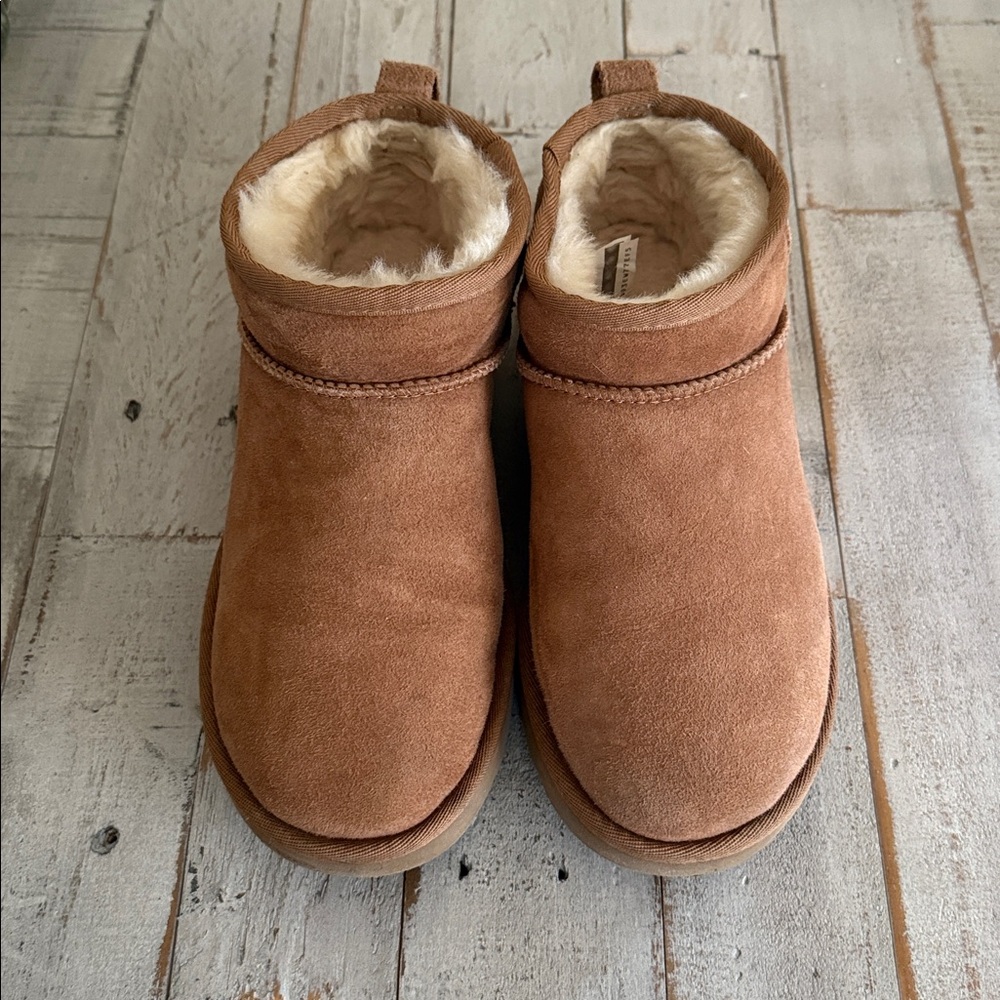 Ugg classic ultra mini
